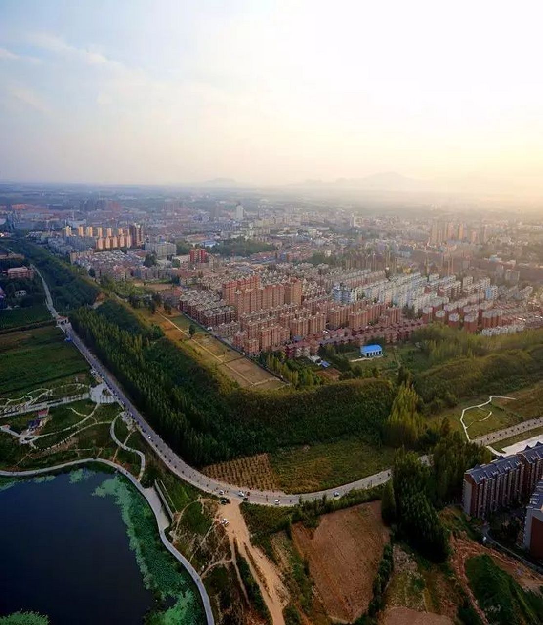 乐享周末分享吧# 郑韩故城位于河南省新郑市双洎河与黄水河交汇处,为