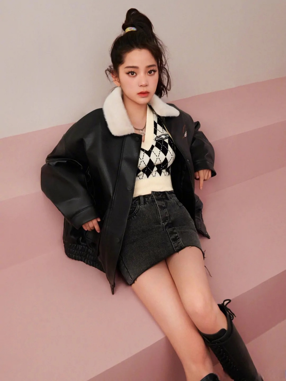 欧阳娜娜,2000年6月15日出生于中国台湾省台北市,中国台湾女大提琴