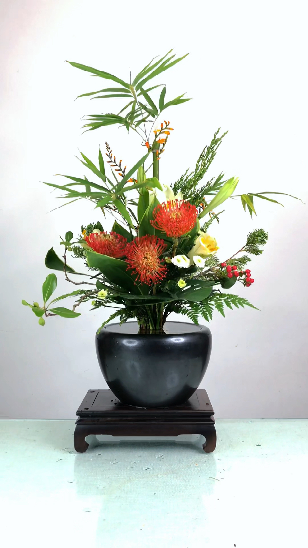 传统插花缸花之大气华贵,但撒的固定难度也很大#东方插花