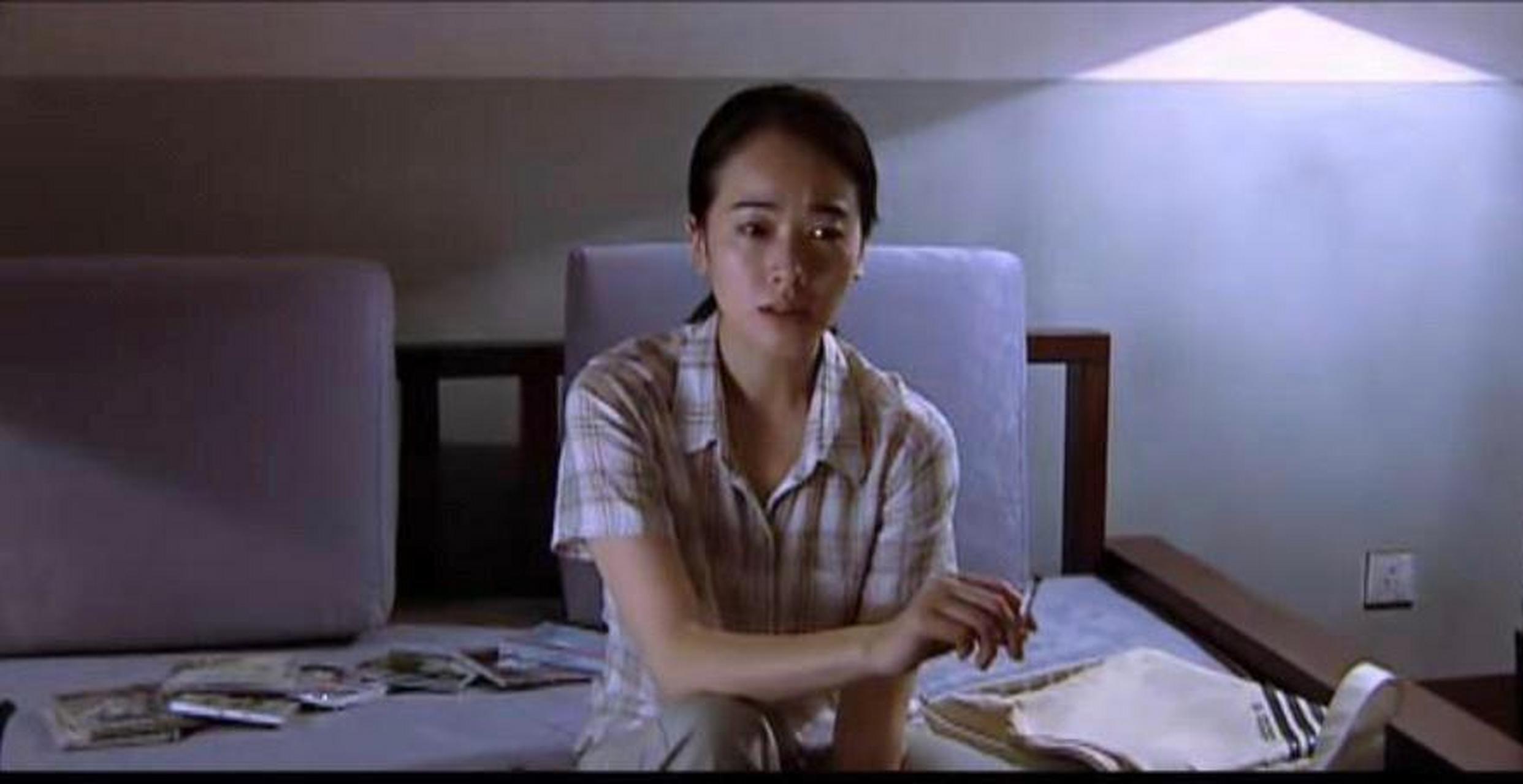《天道》中,左小青脱下睡袍说:"我把一个女人所能及的事情都做了,包括