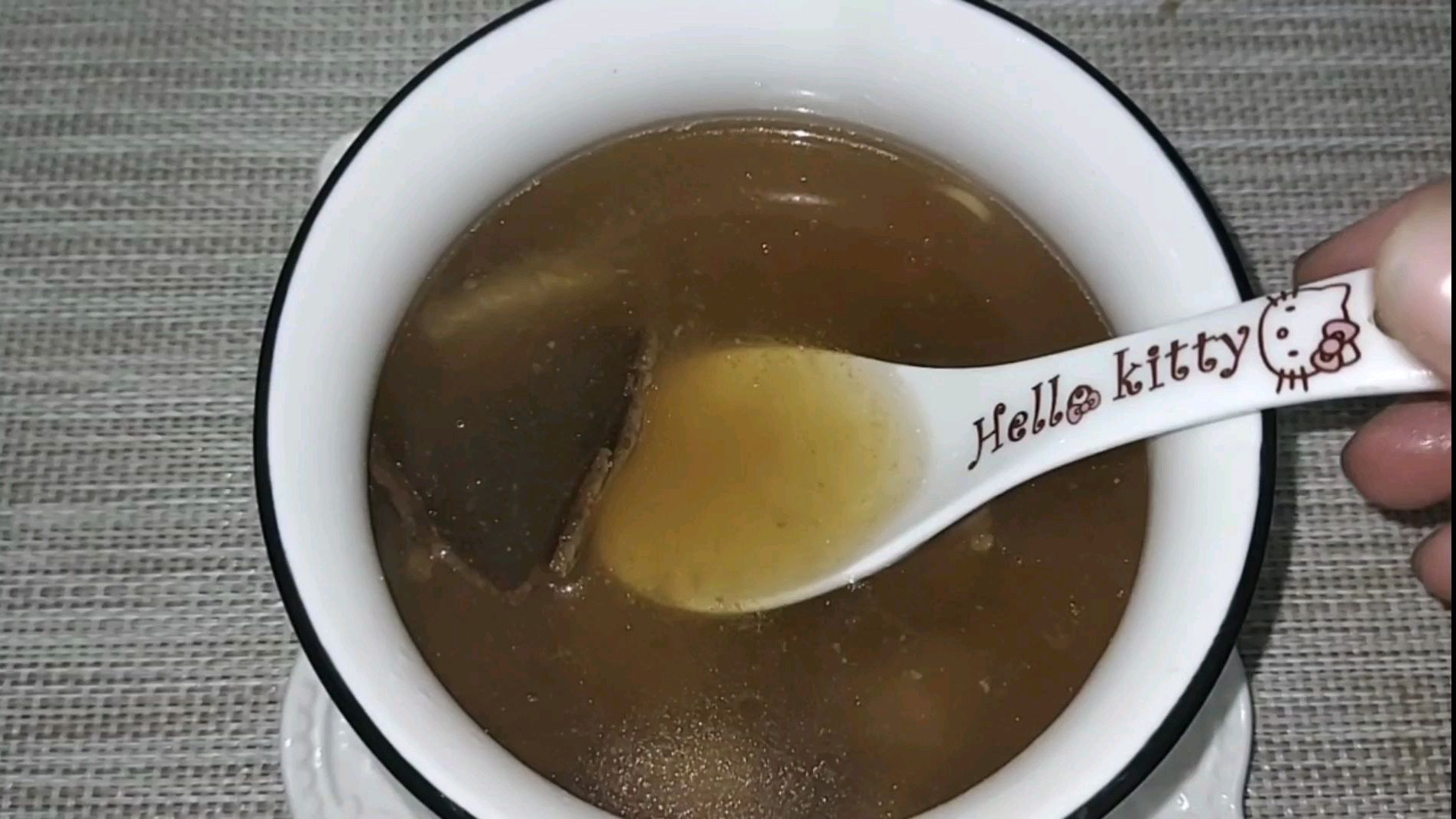 广东靓汤:孩子干咳无痰,教你一道汤,清热润肺健脾,增强免疫力