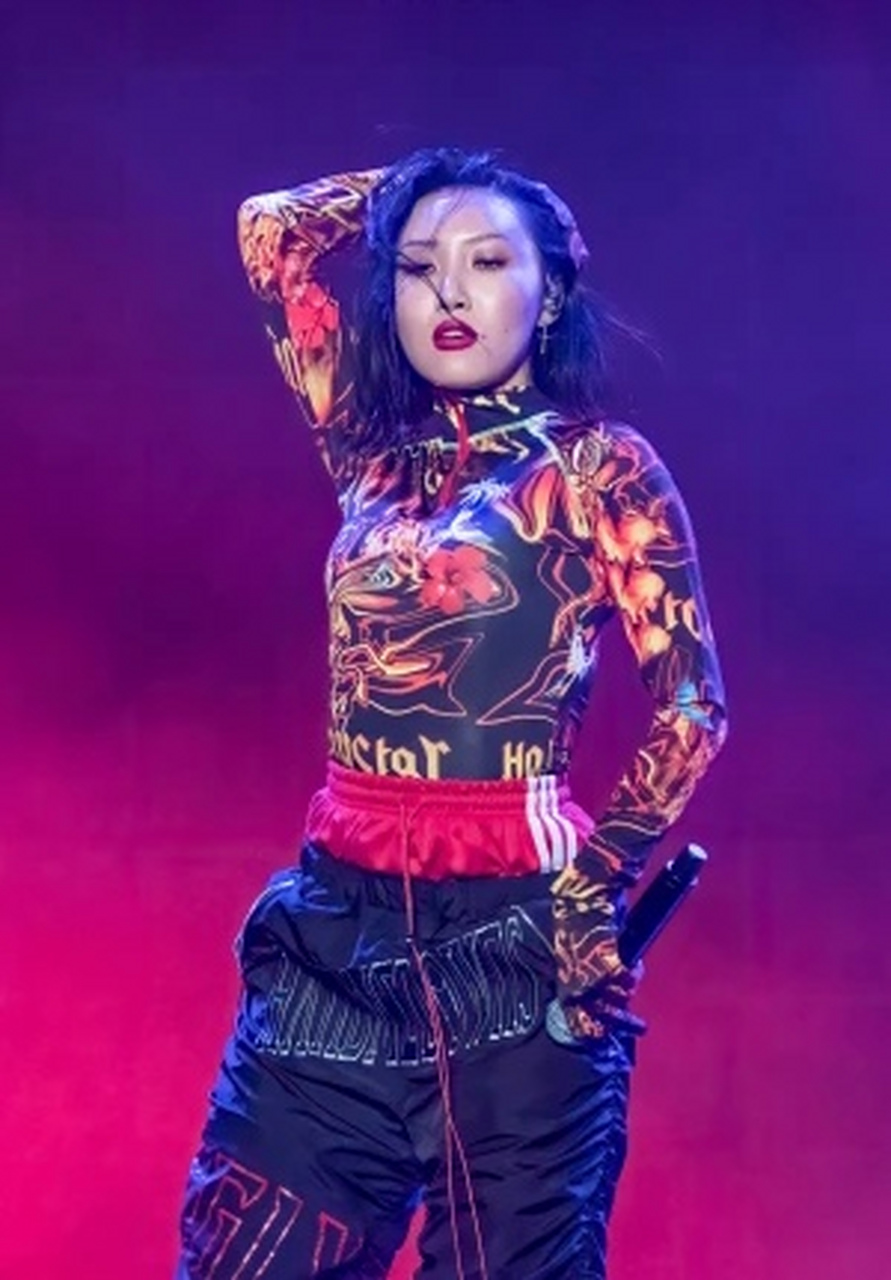 安惠真,艺名华莎(hwa sa),1995年7月出生于韩国全州,韩国女歌手,女子