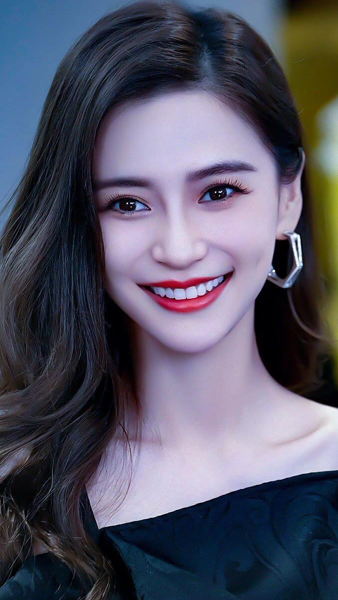 2728[/emoji]高清壁纸～好心动 杨颖近图真的太好看