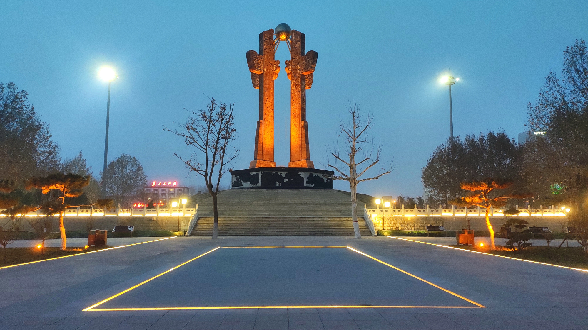 夜拍保定市人民广场一角