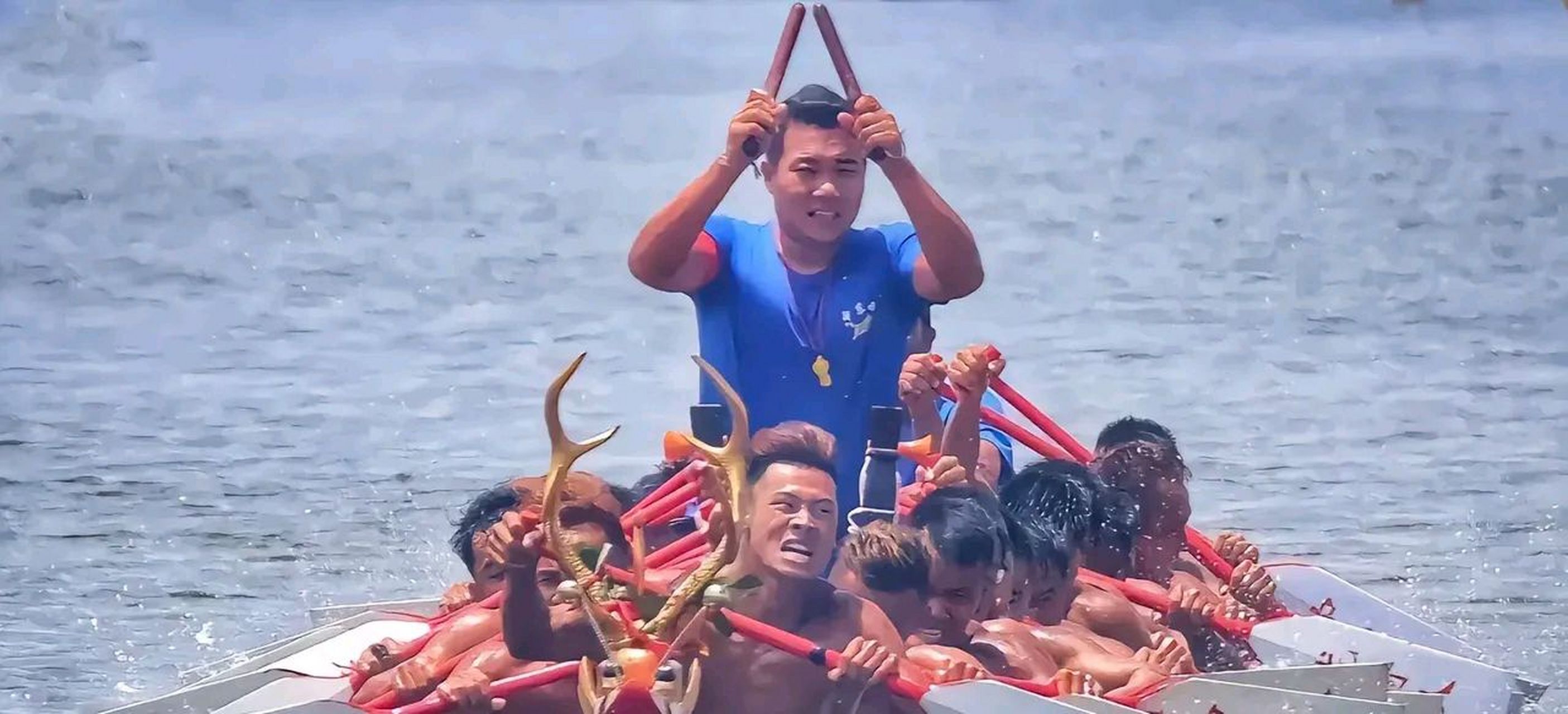 午节划龙舟图片,真的要给摄影师加大鸡腿,这些毫无摆拍的自然状态,太