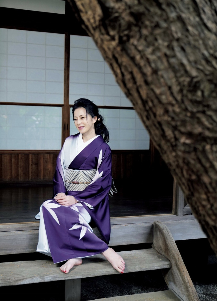 坂本冬美,藤彩子,香西香,伍代夏子,长山洋子并称日本演歌界的演歌五