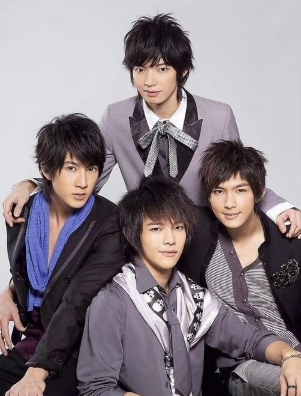 飞轮海当年的人气排名:吴尊,炎亚纶,汪东城,辰亦儒,现在谁的人气最高?