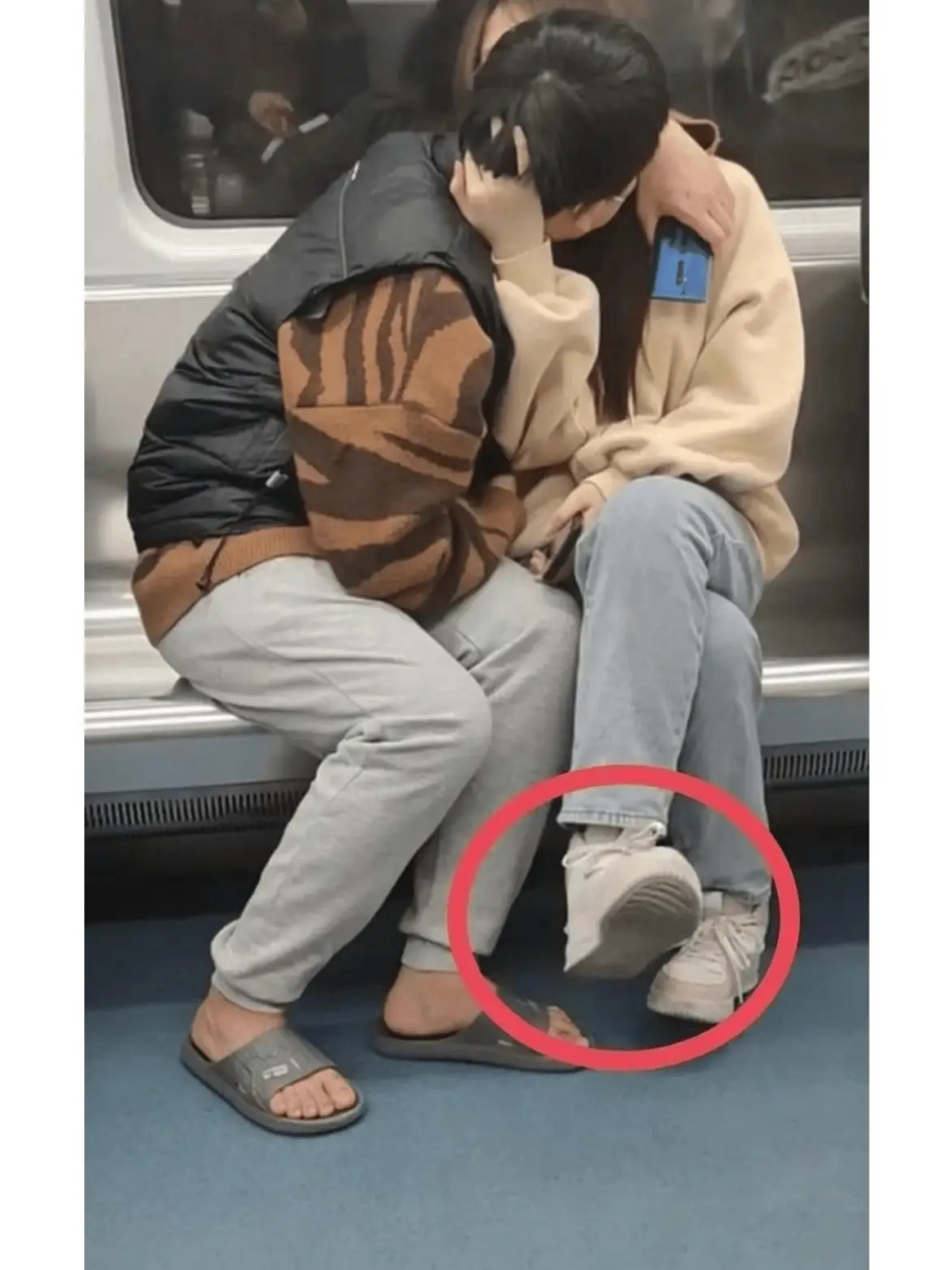 其实你们多了解女人就懂了,手指和脚趾作为末梢神经,如果不由自主的