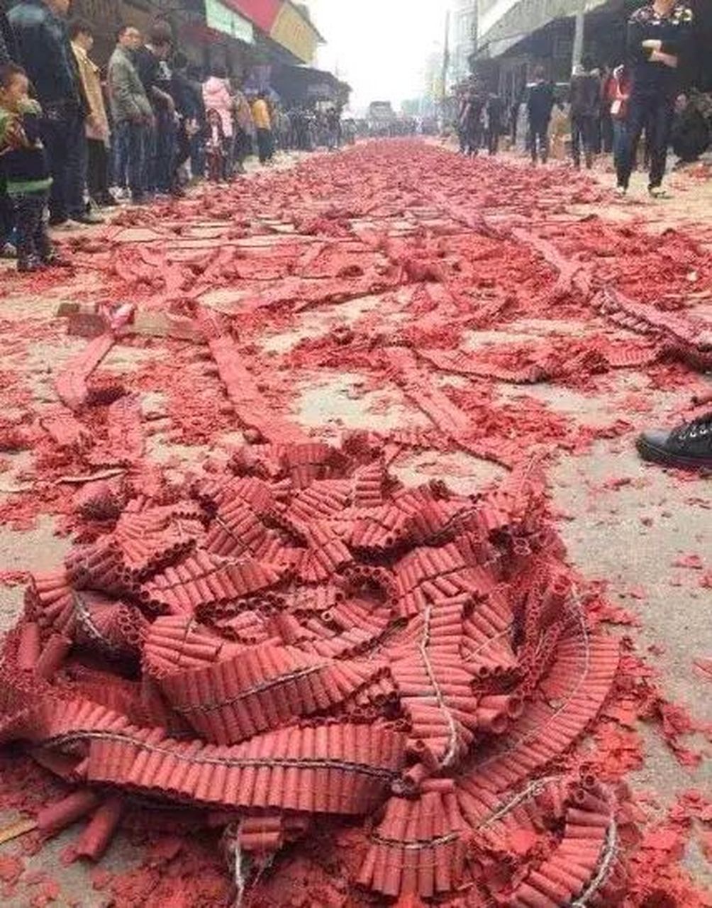 清明节为什么要放鞭炮