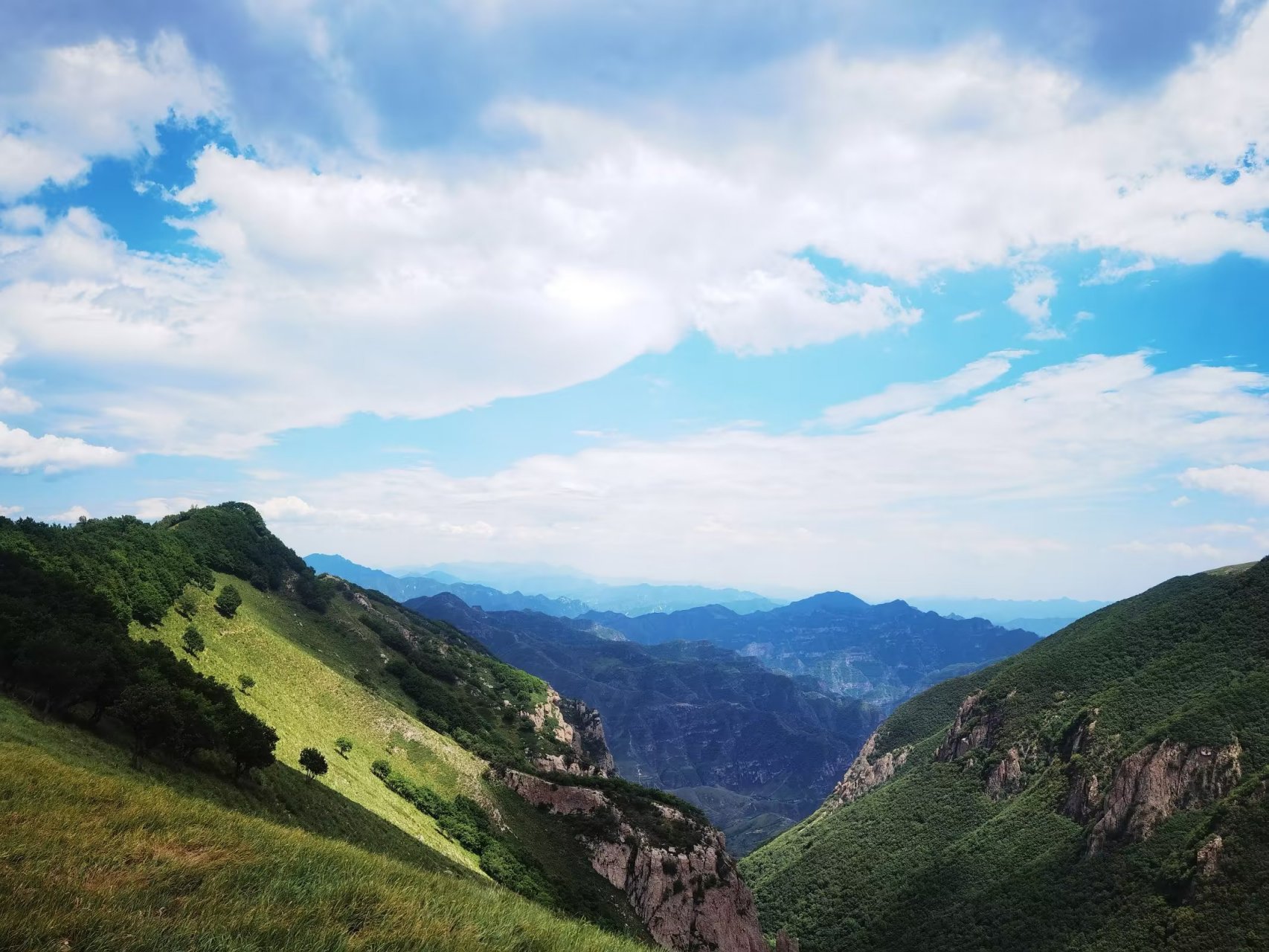 盛夏风景# 张家口蔚县茶山,是夏日避暑好去处.