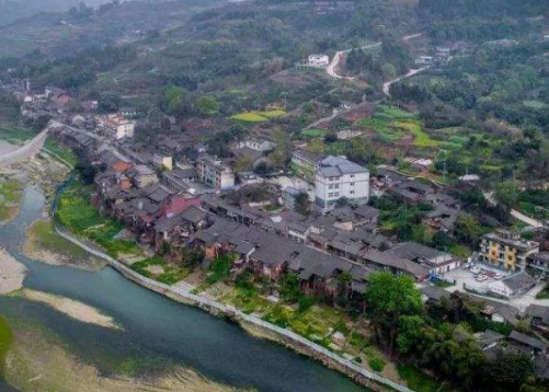 四川的箭板古镇火了之后,又一处古镇被大众熟知,连外国人都去