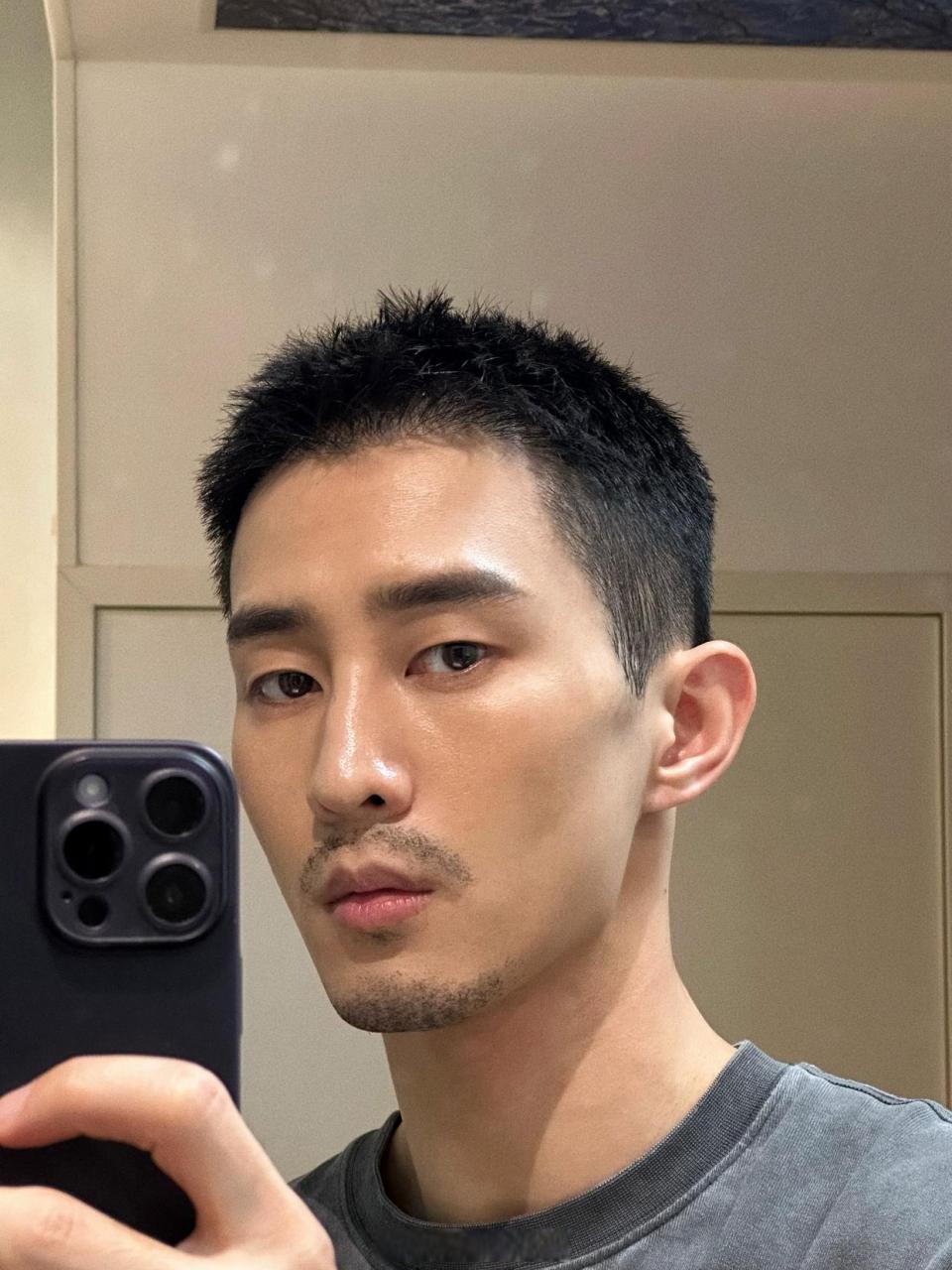 超性感小胡子大叔