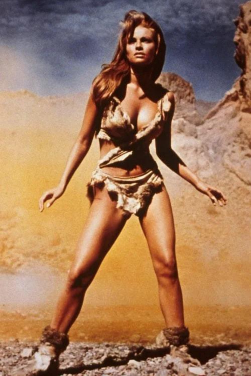 1963年,美国著名女星拉奎尔61韦尔奇穿着一身兽皮内衣,这让人喷血的