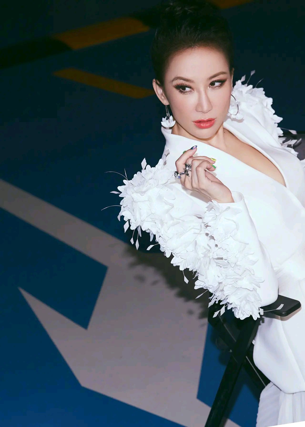 coco李玟抑郁离世娱乐圈的辉煌掩盖了什么?