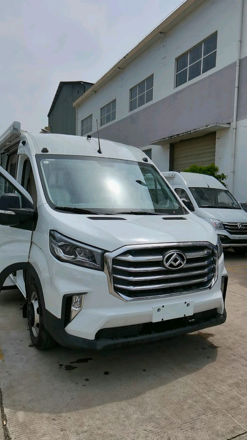 国六大通v90自动挡房车