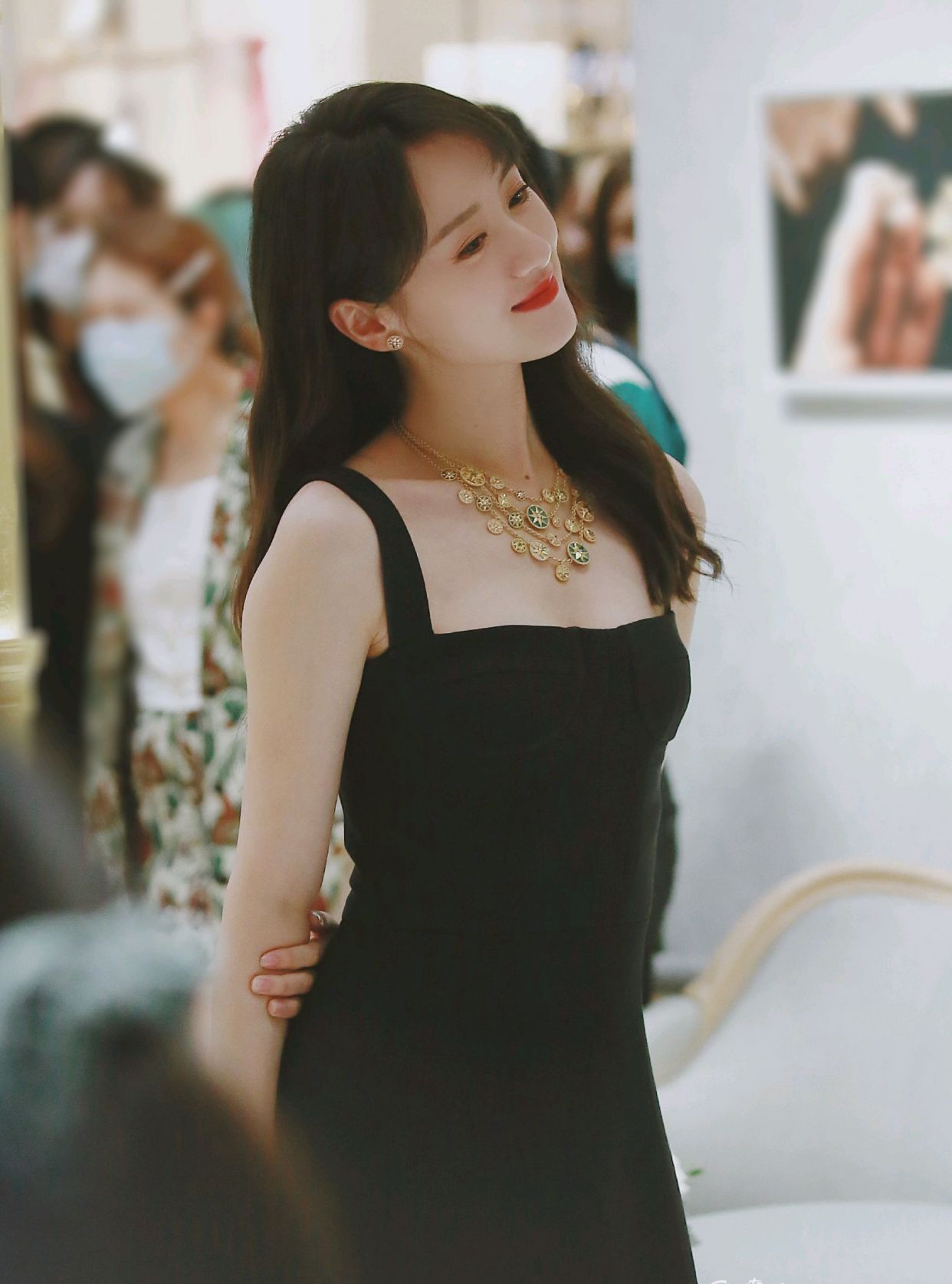 袁冰妍迪奥活动图集