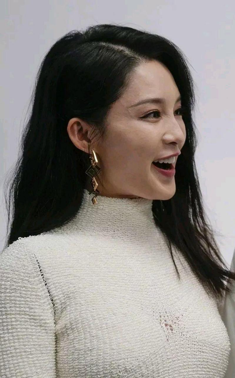 33岁的李沁生图的状态怎么样? #我们都爱聊八卦#  #娱圈八卦资讯
