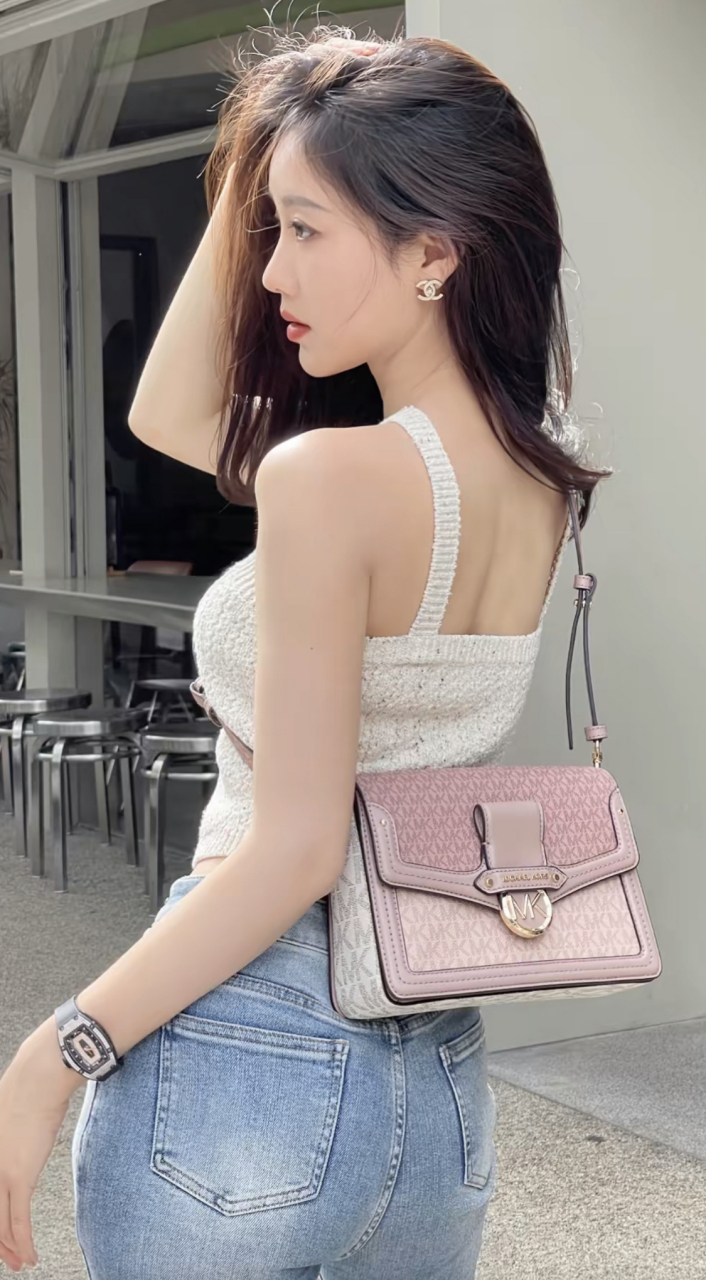 抖音四大颜值辣妈美女  小番茄cherry 小番茄cherry,浙江宁波人,她