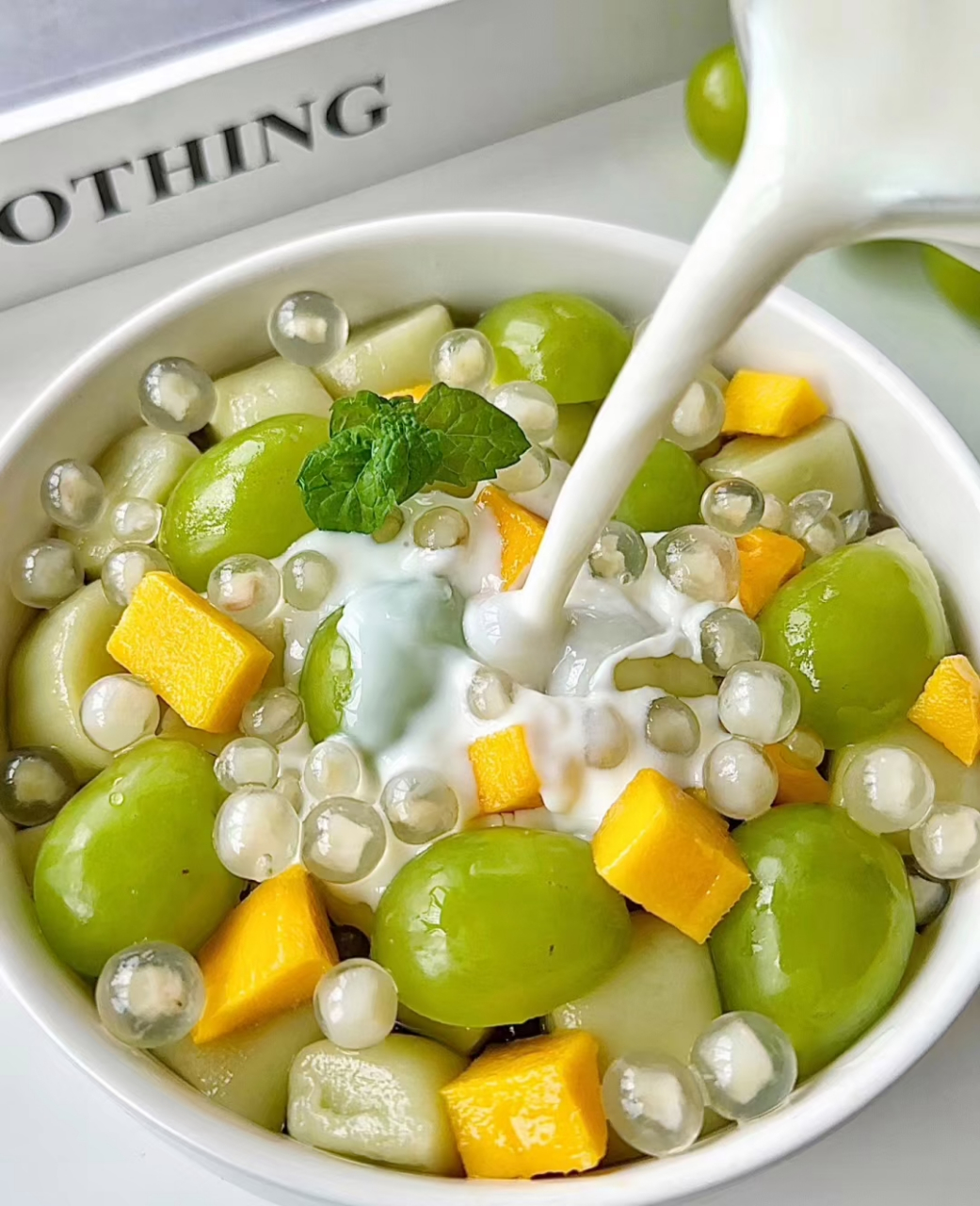 自制青提冰汤圆,看着还不错!