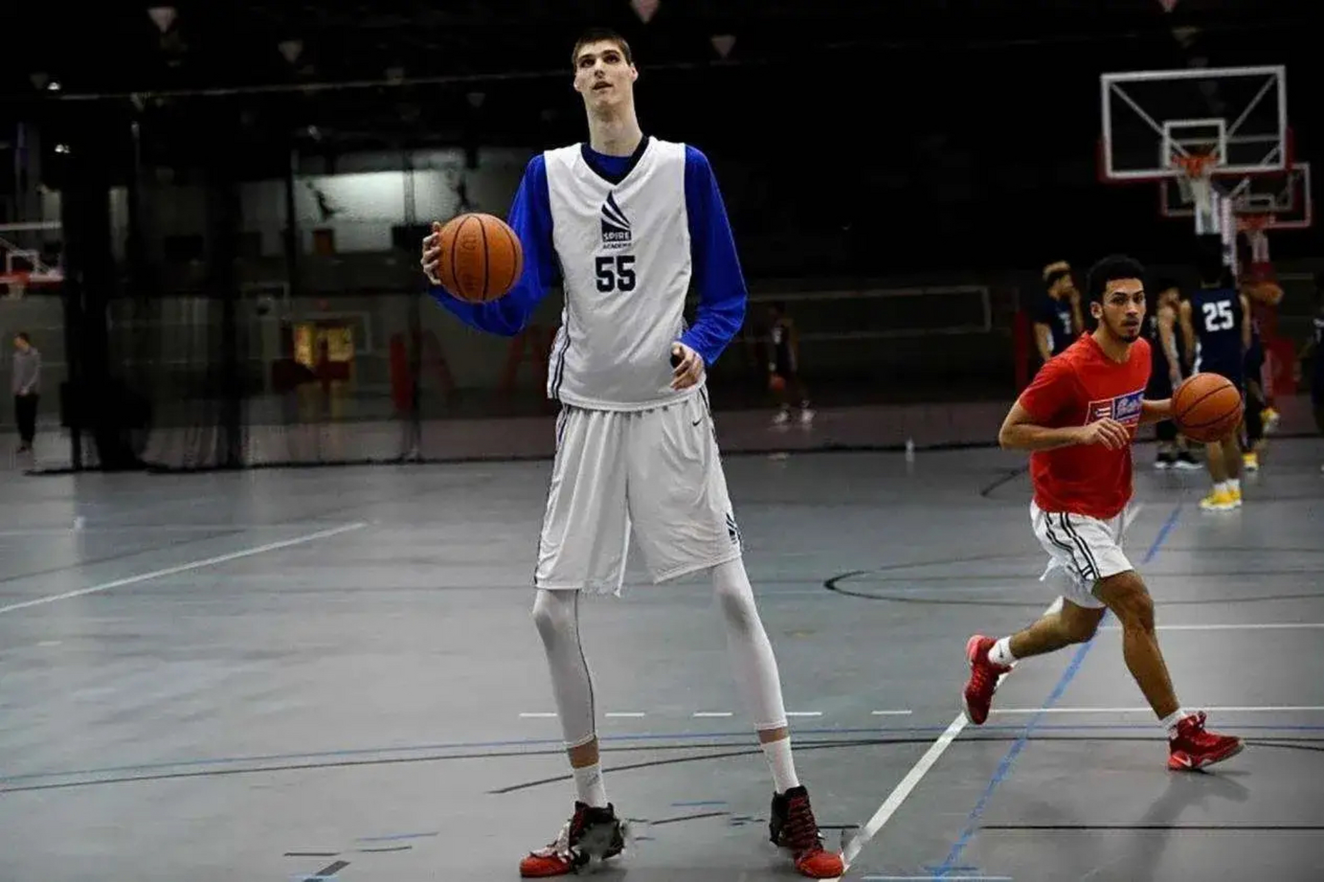 动态创作月# 纸片人可以加盟nba吗? 老天爷只赏了他半碗饭!