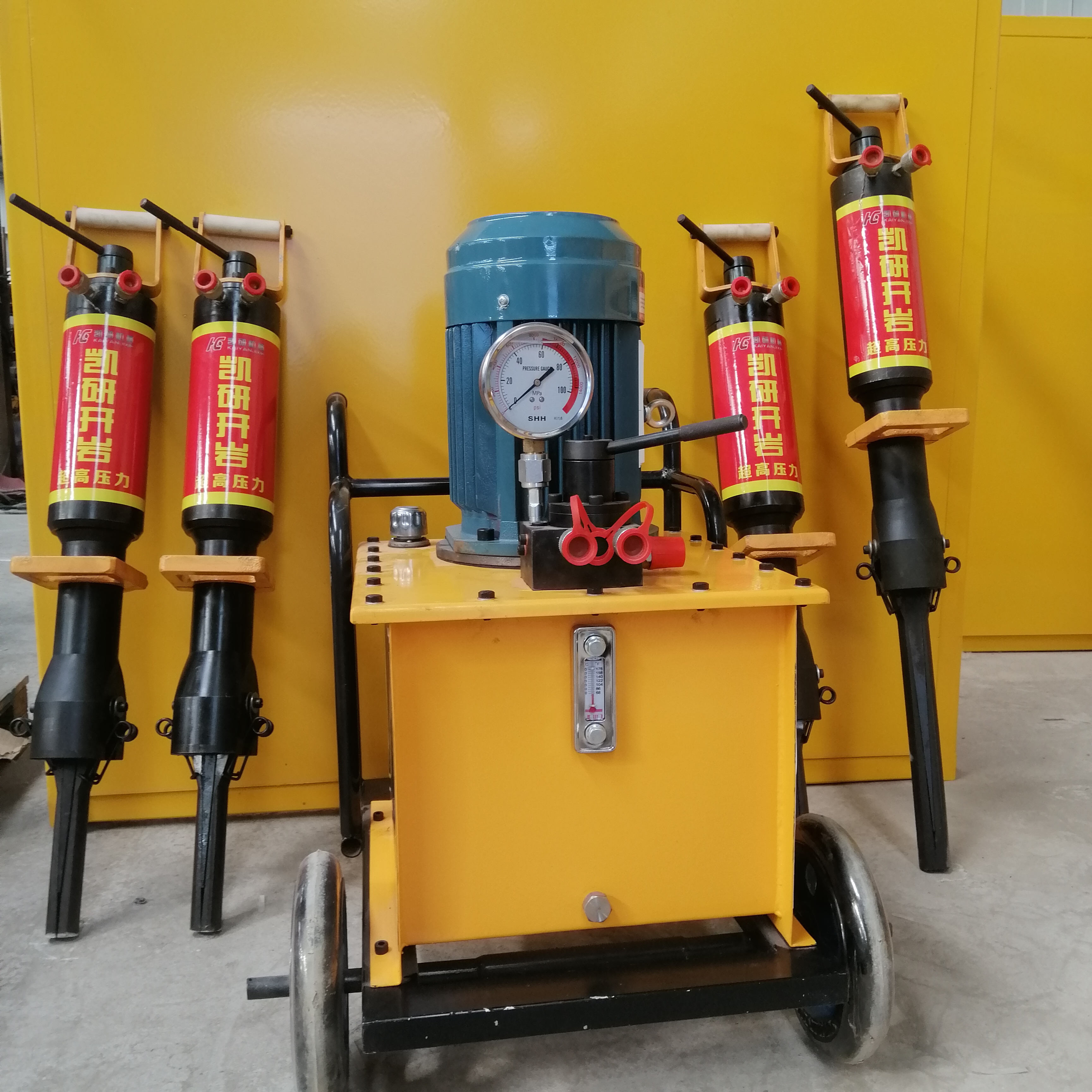 电动液压岩石劈裂机