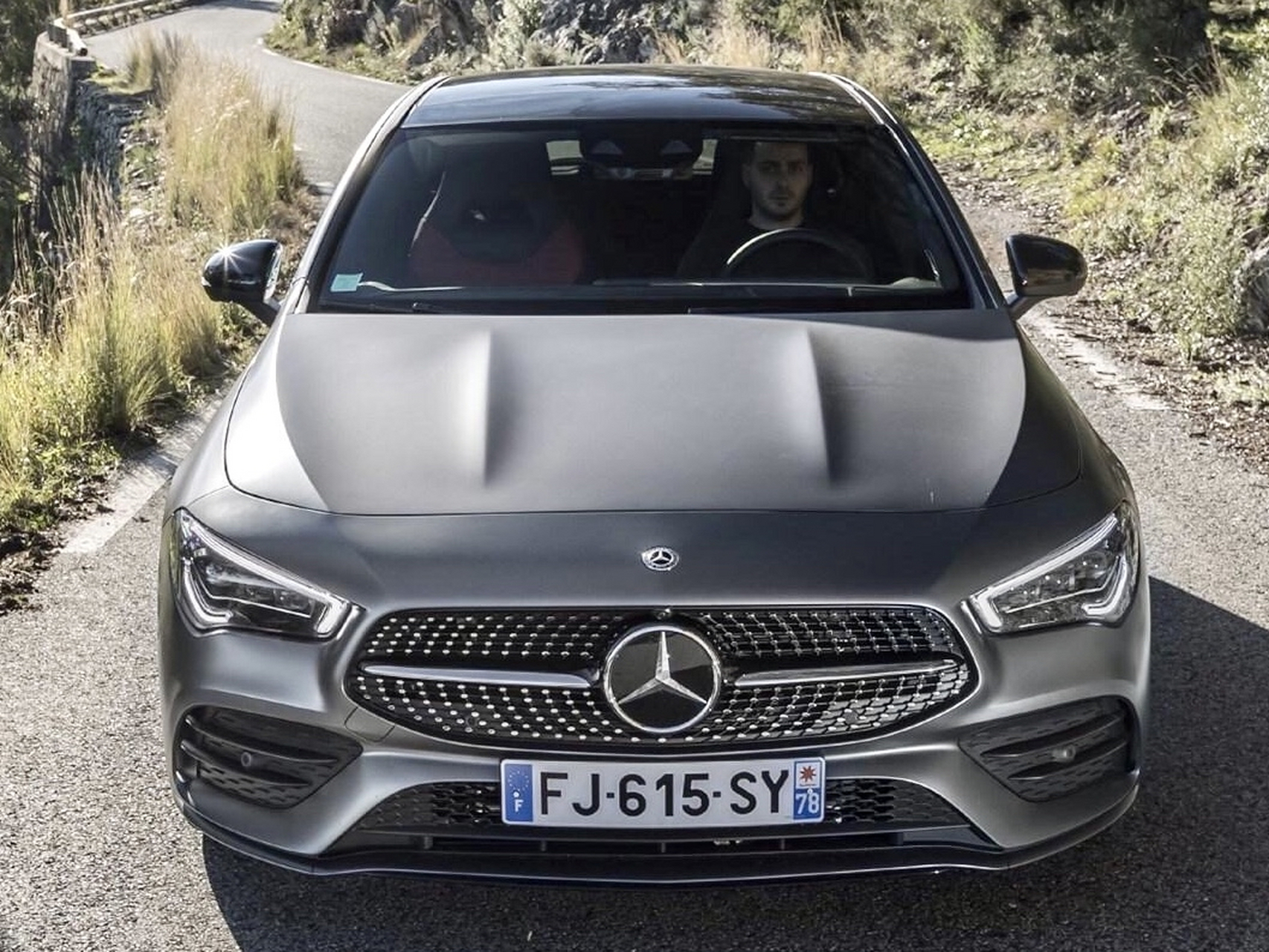 奔驰cla旅行版,前脸和轿车款没有两样,后尾灯犀利好多91