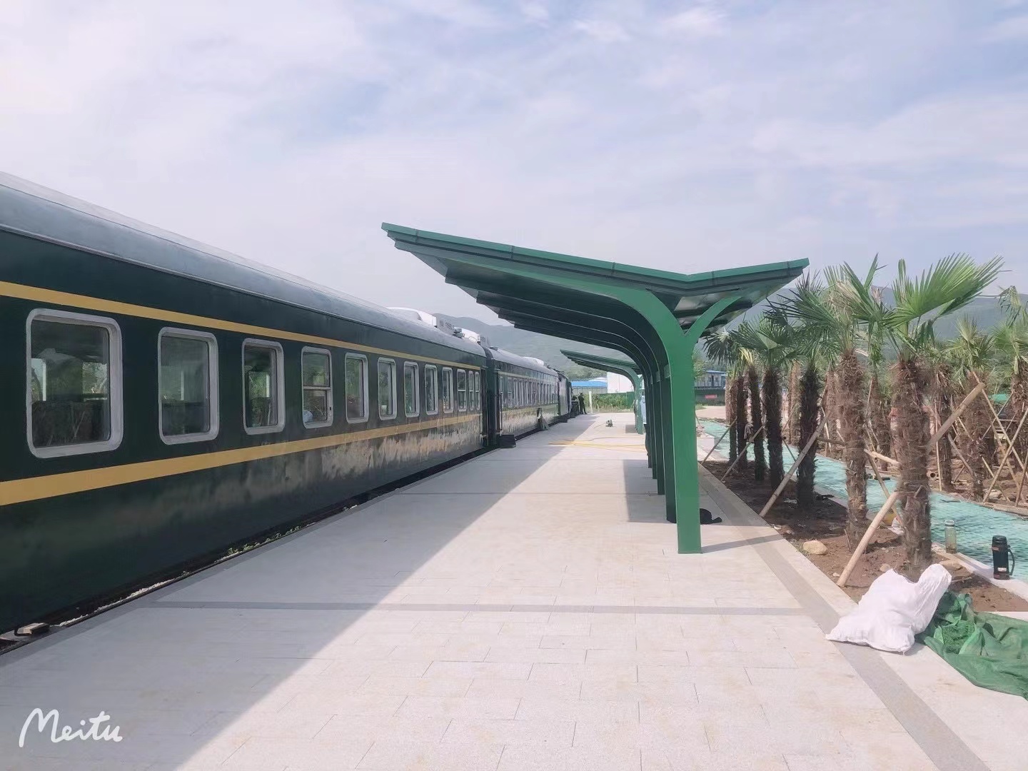 20米东风绿皮火车餐厅