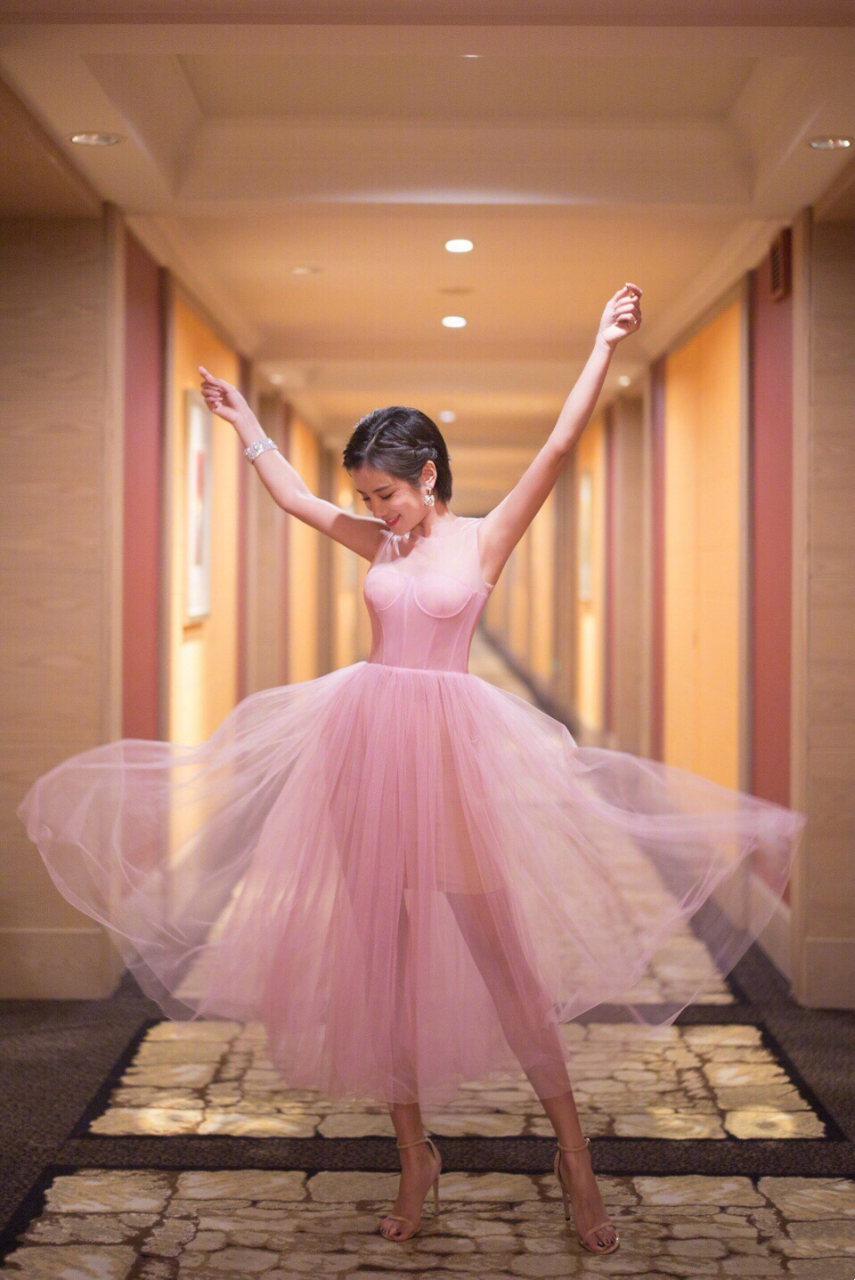 伊一  美腿玉足合集