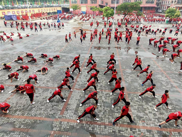 河南嵩山少林寺文武学校学费多少钱「小班武术教学」