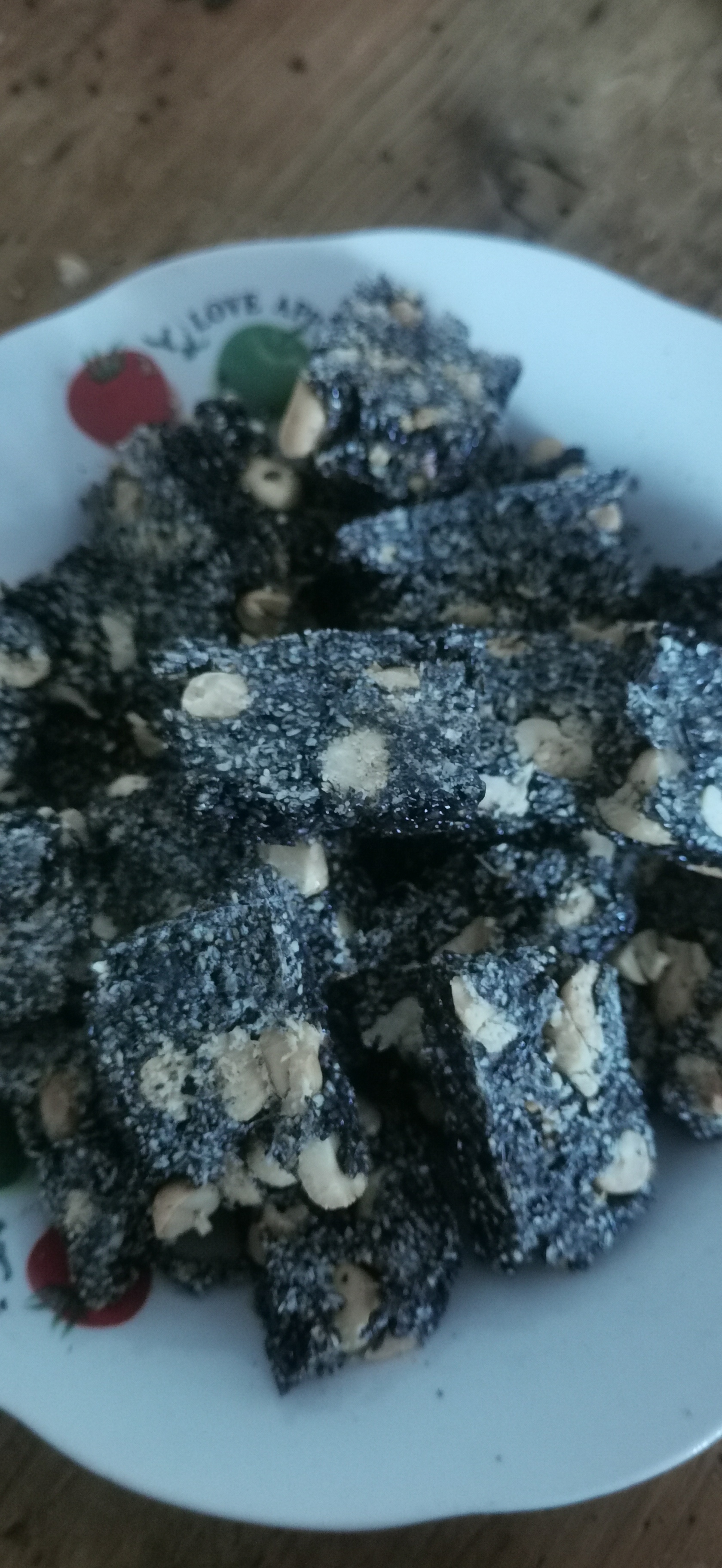 秋日美食—自制花生芝麻糖