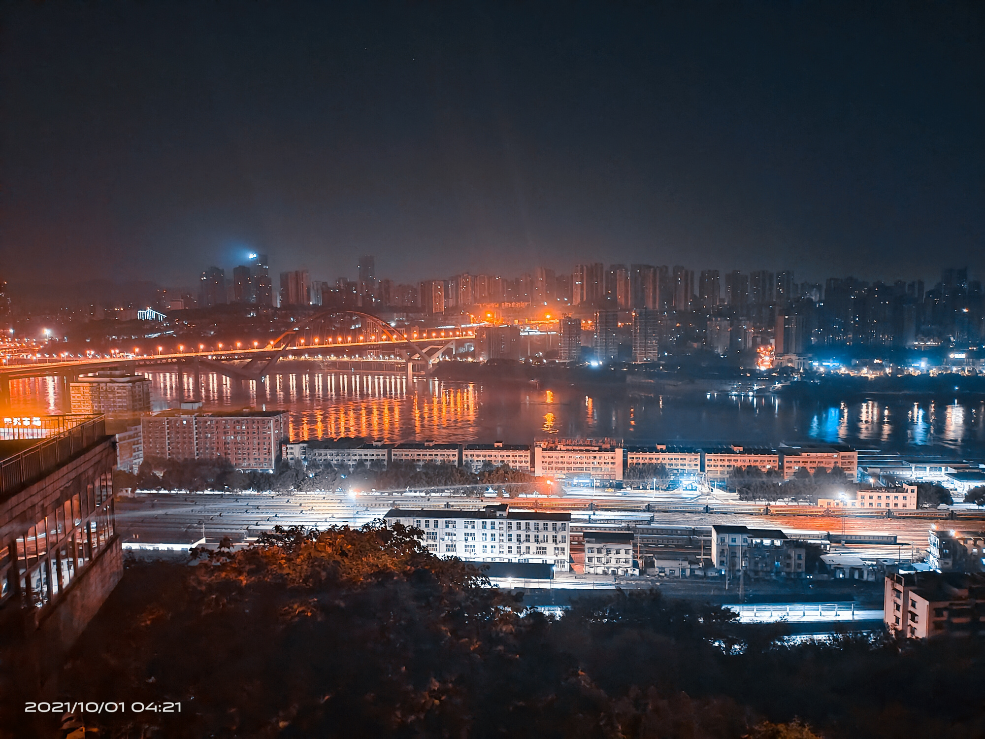 重庆鹅岭二厂的夜景