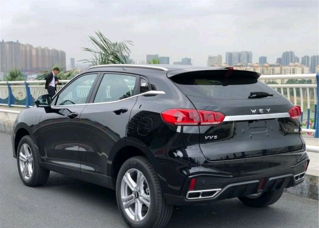 全新vv5谍照,尺寸加长,外观变化有些大