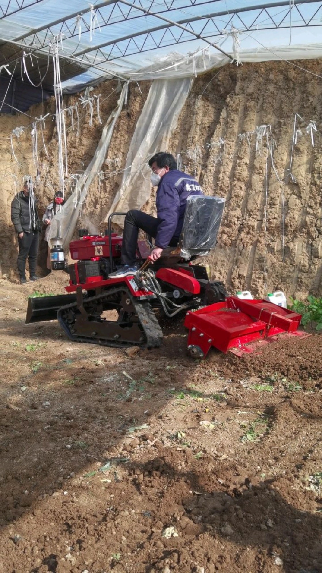 有补贴的履带微耕机,予配套30多种农具,操作简单!-度小视