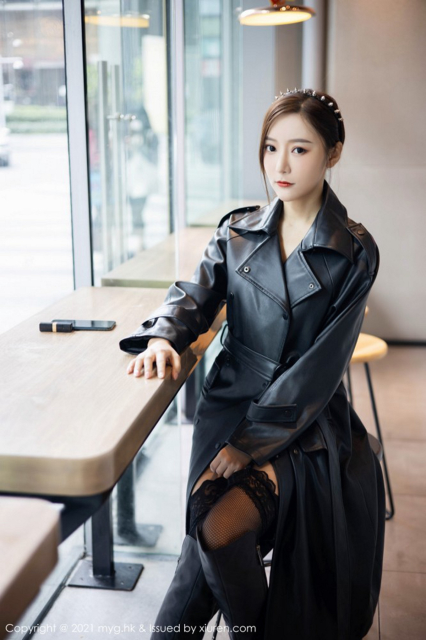 黑色皮衣 丝袜 长筒靴