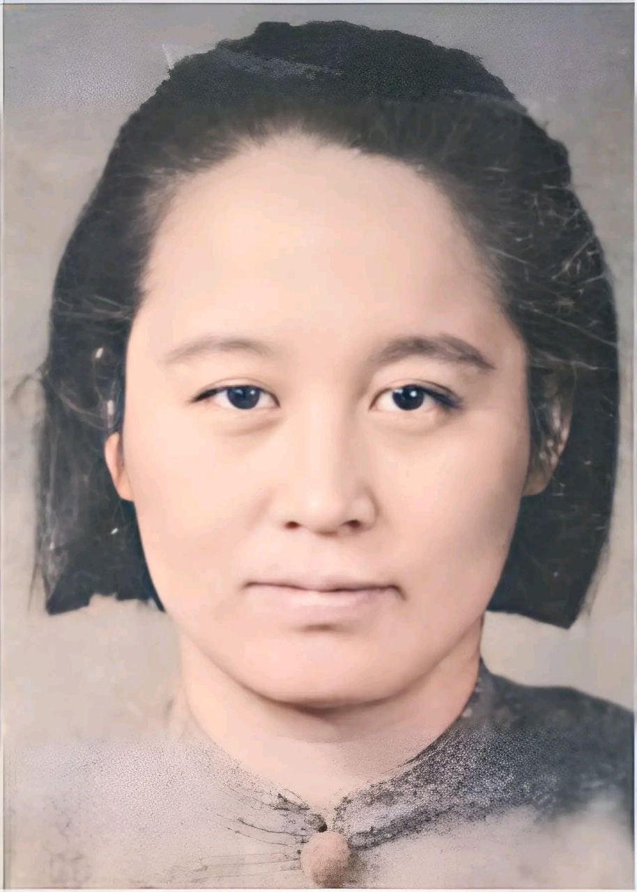 建国初,新闻界的三大才女:浦熙修,杨刚,彭子冈.