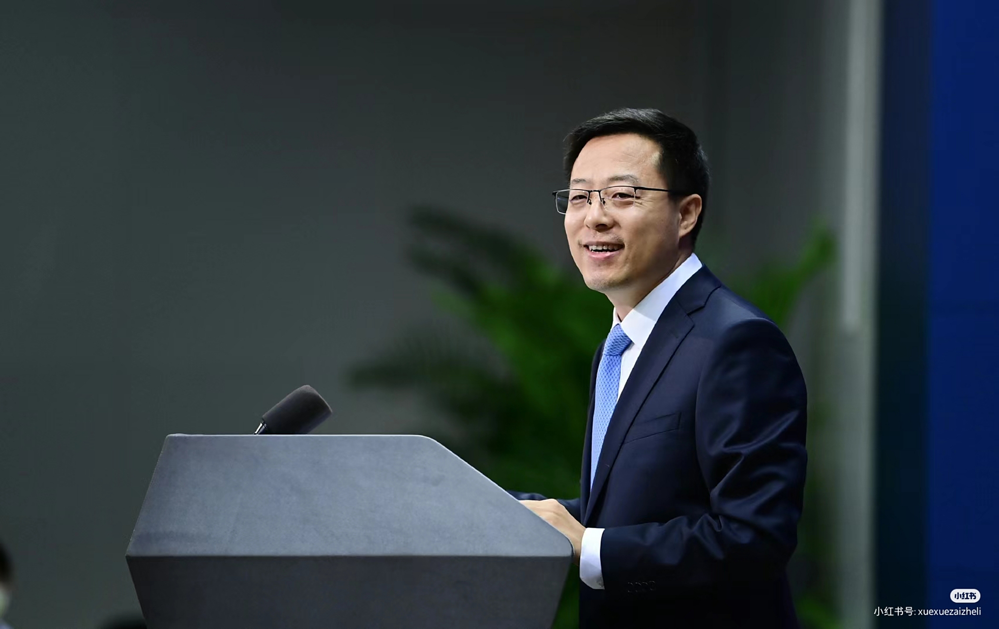 赵立坚履新职后现身云南调研# 这么优秀的外交官我想知道为什么要