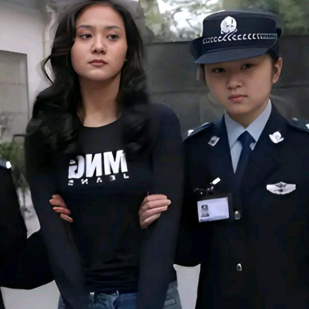 在2005年的时候,在黑龙江省方正县看守所,有一个女犯人很吸引人,因为