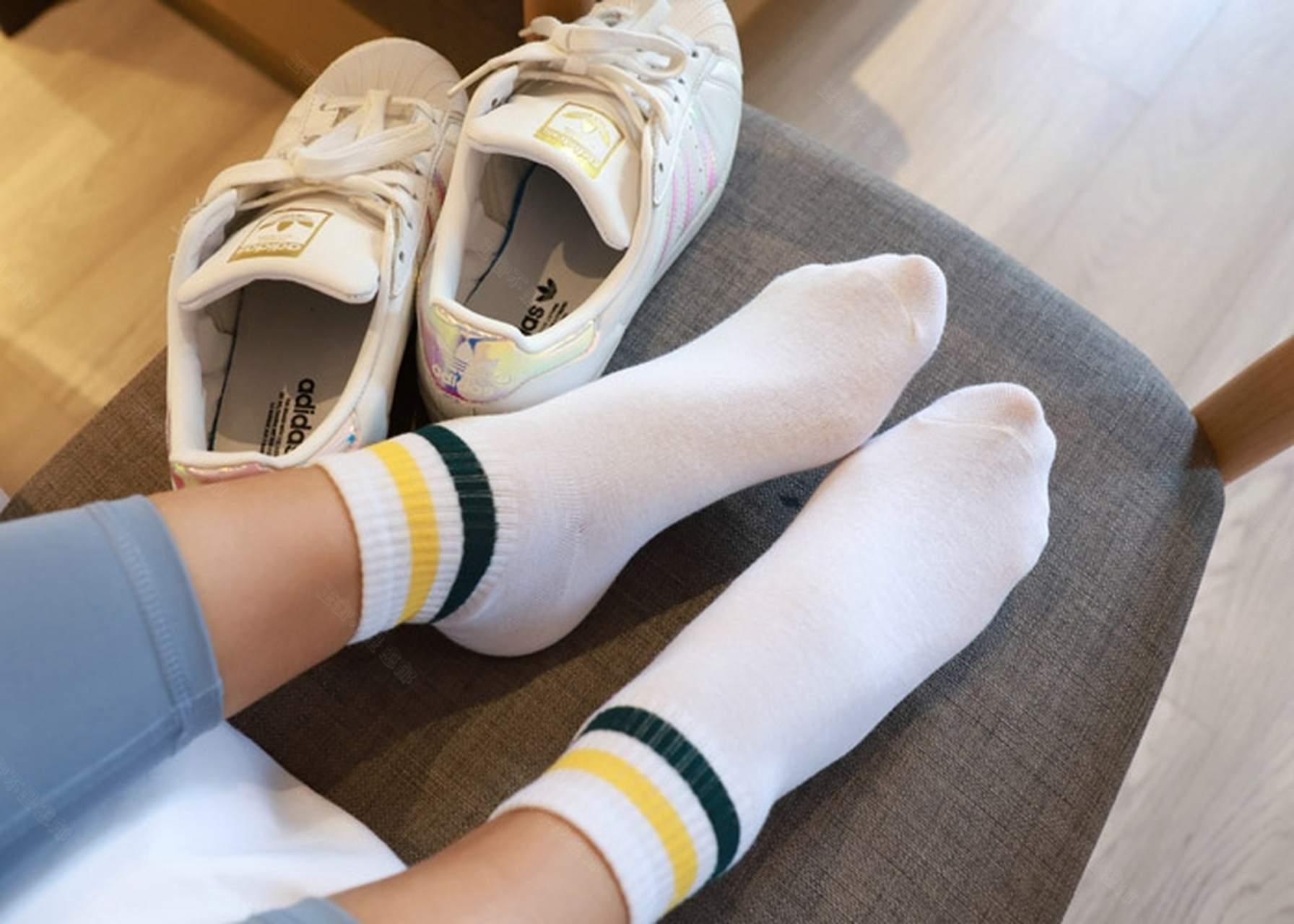 经典贝壳头加白棉袜 #美脚