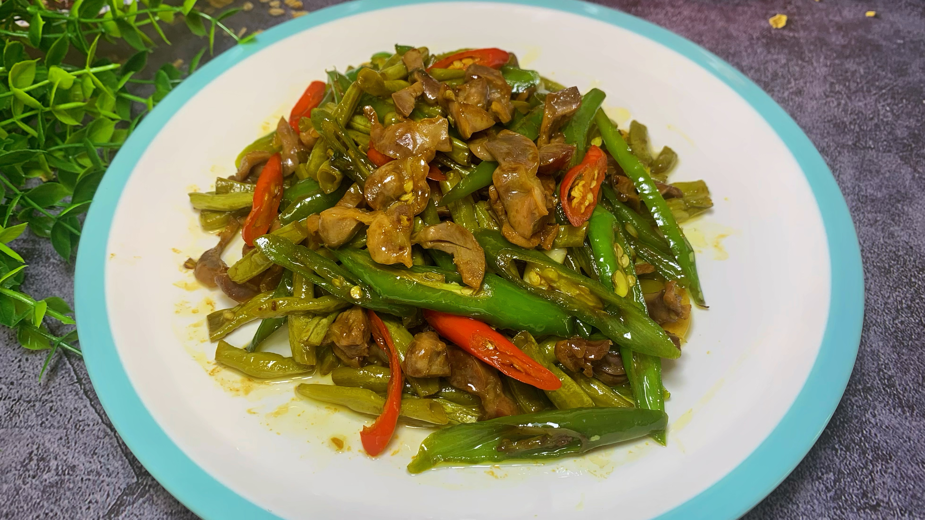 辣椒炒鸡胗这样做真的太好吃了,鸡胗香辣脆爽无腥味,下酒又下饭