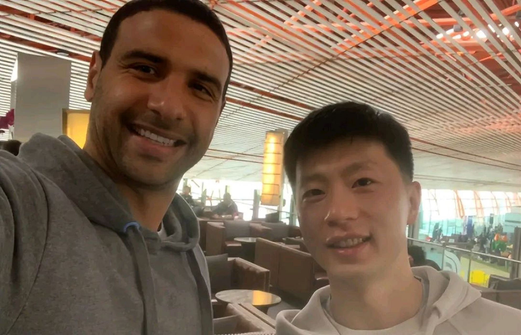 wtt新乡冠军赛期间,埃及乒乓球运动员阿萨尔-奥马尔就