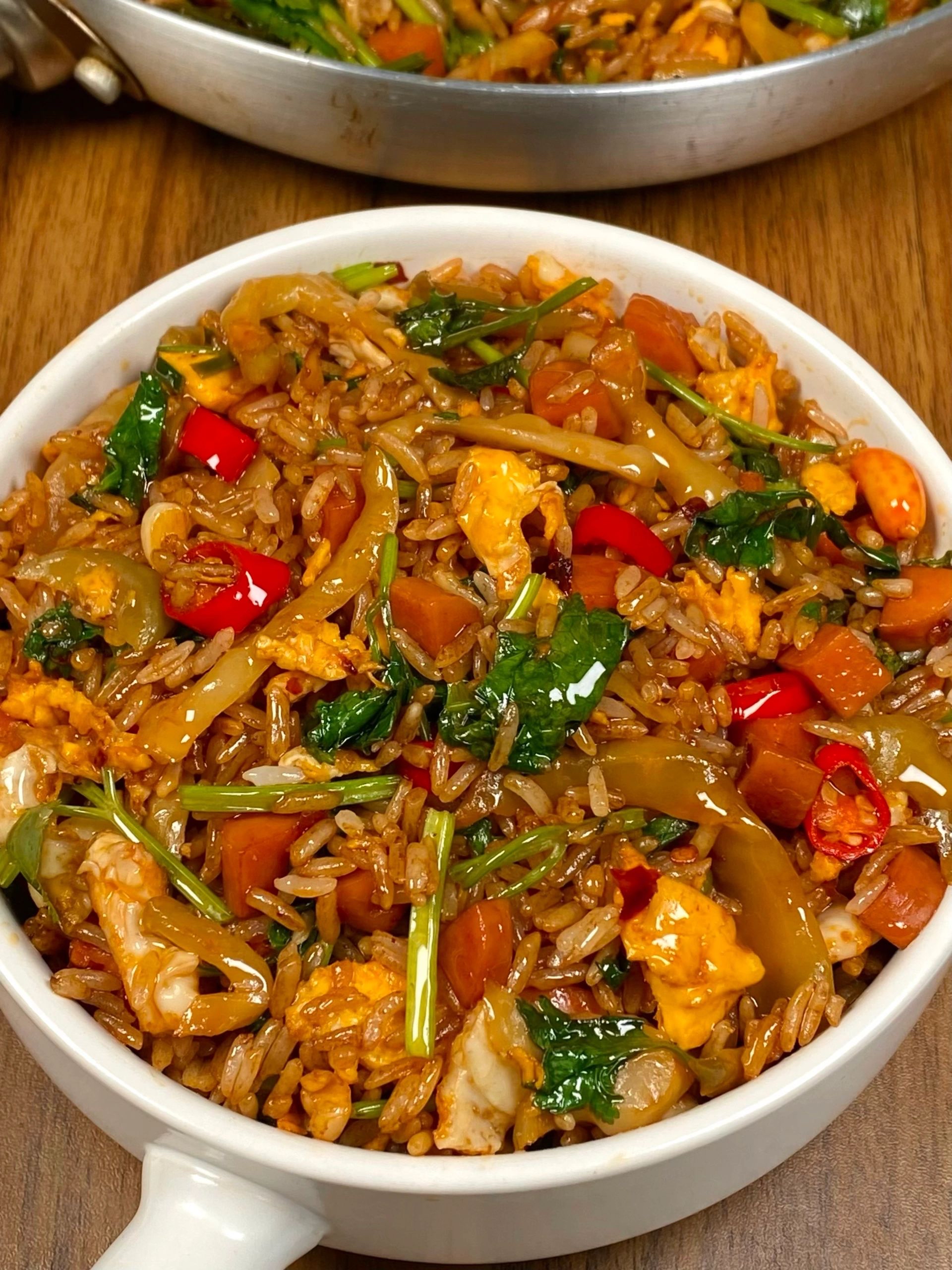 家人们喜欢吃香菜的一定要试试这个香菜炒饭香迷糊了我弟连炫了三