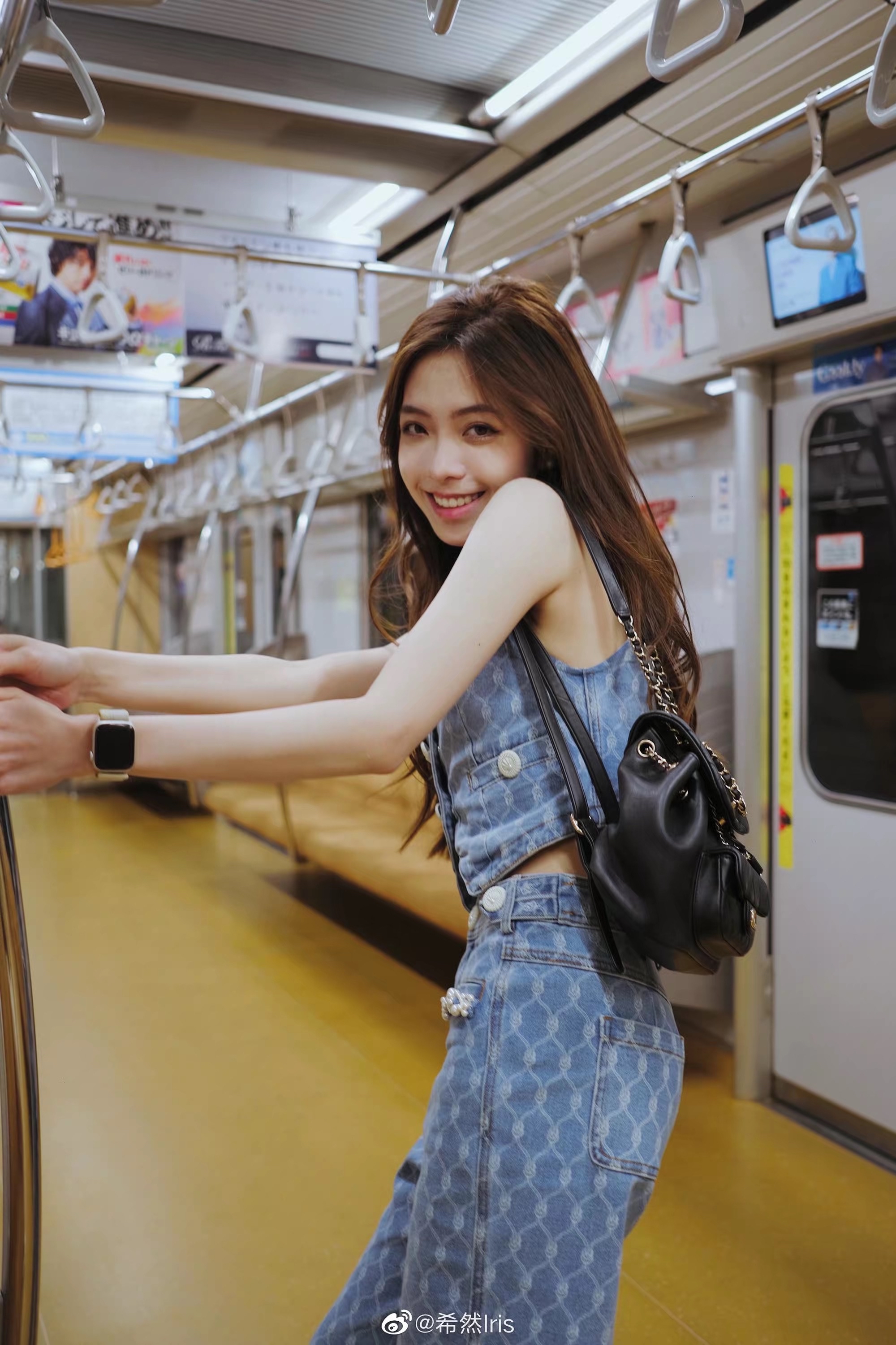 lol主持希然发布近照