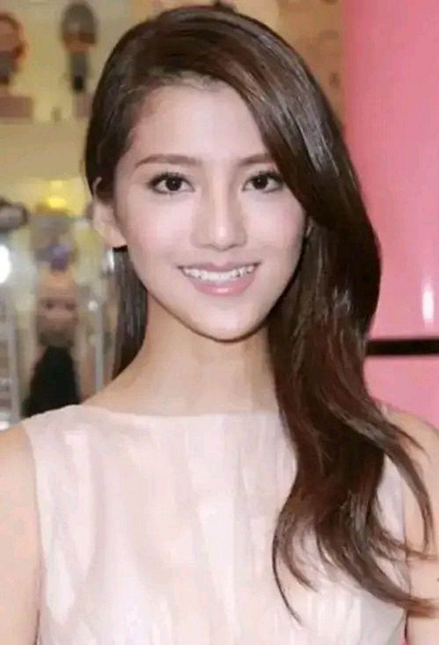 1993年10月27日出生于中国浙江省,中国香港女演员,广告模特,中法混血