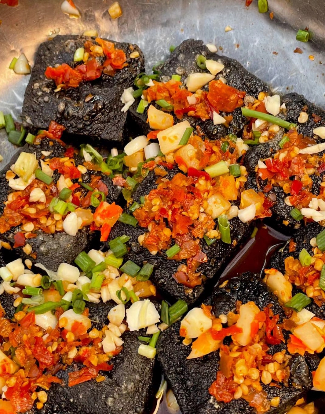 又香又臭的美味小吃-街边臭豆腐
