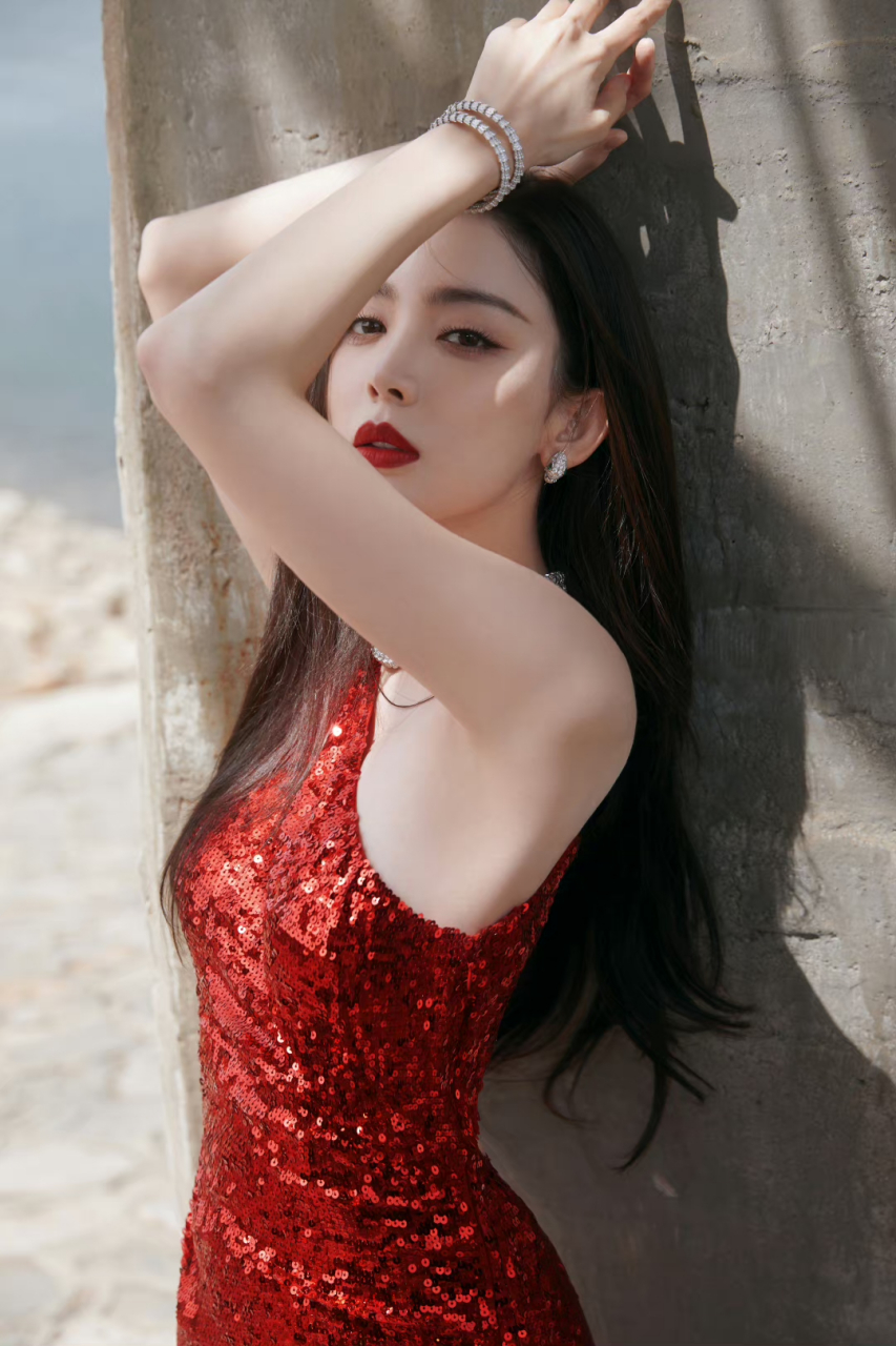 古力娜扎美照,身材太性感迷人了!#养眼美女