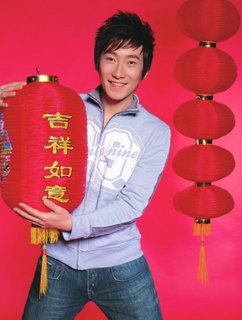 妈妈哭了:时光藏不住的70的《裙角飞扬》,妈的偶像满江回来了