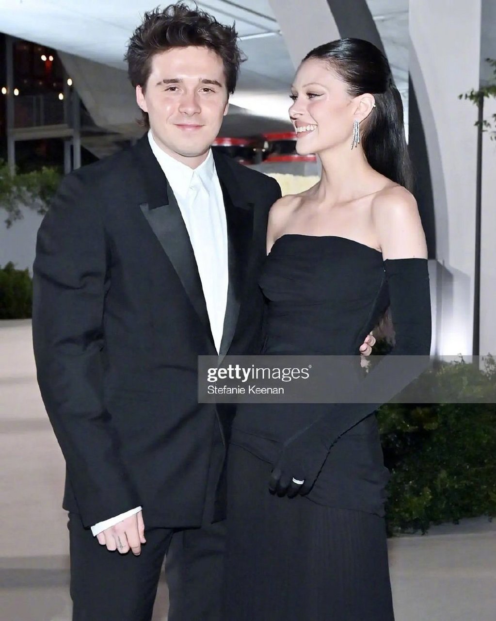 10月16日,布鲁克林·贝克汉姆和妻子nicola出席美国电影博物馆庆典