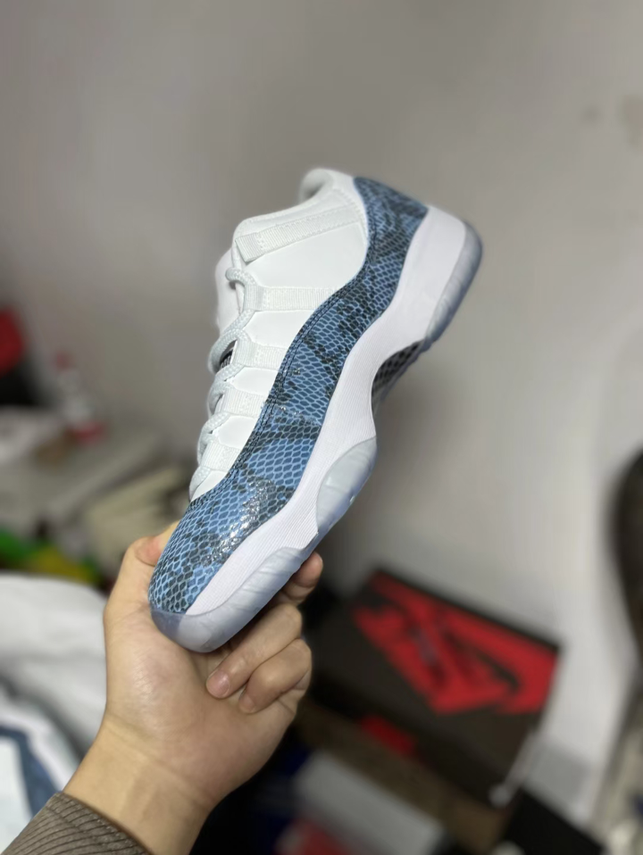 每日好物——aj11藍蛇