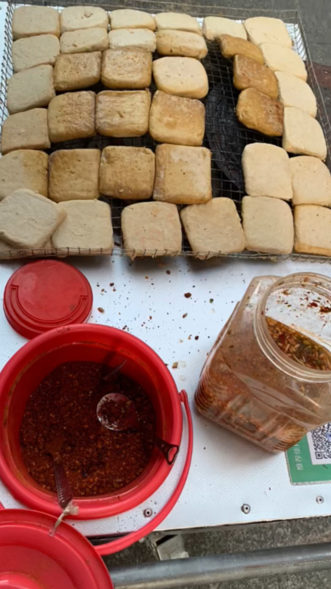 挑战吃1000种特色美食 第7种:贵州遵义《小豆腐》大街小巷到处都是