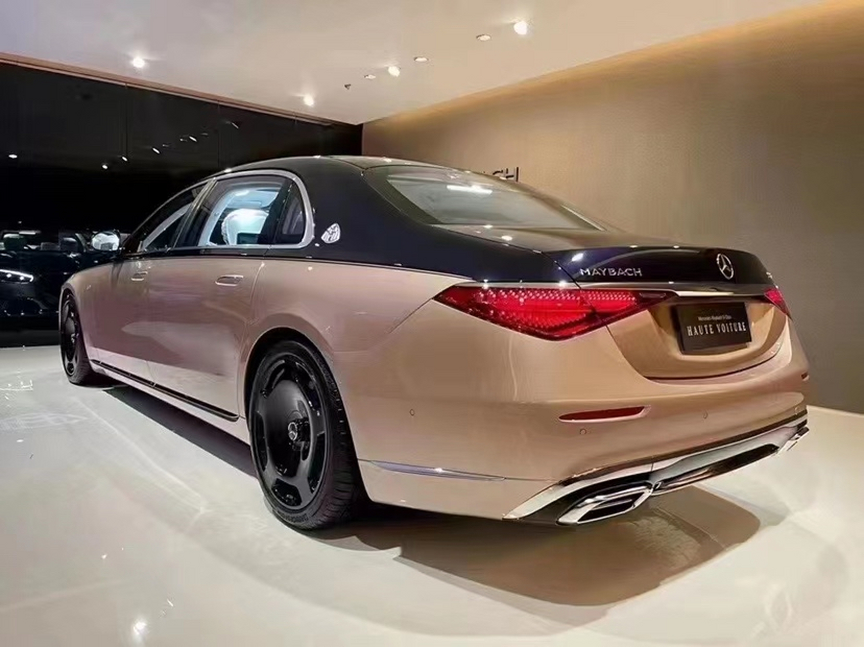 奔驰迈巴赫s680实车限量版